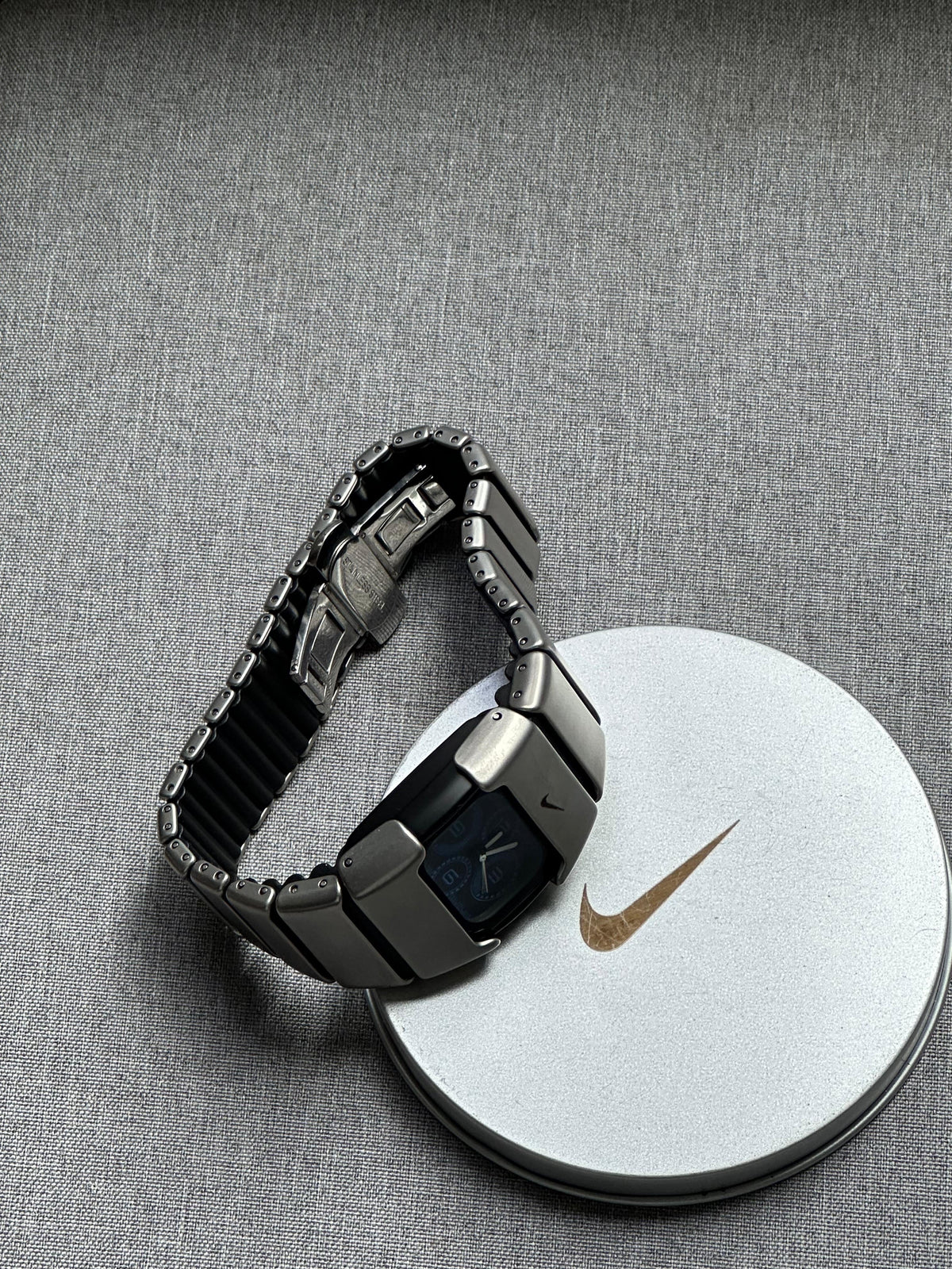 Nike D-Line Satin Silver Analogue Watch with Blue Dial | Rare Collectible | Unisex Retro Sports Timepiece