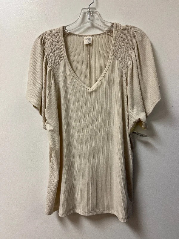 Top Short Sleeve By Terra & Sky In Cream, Size: L