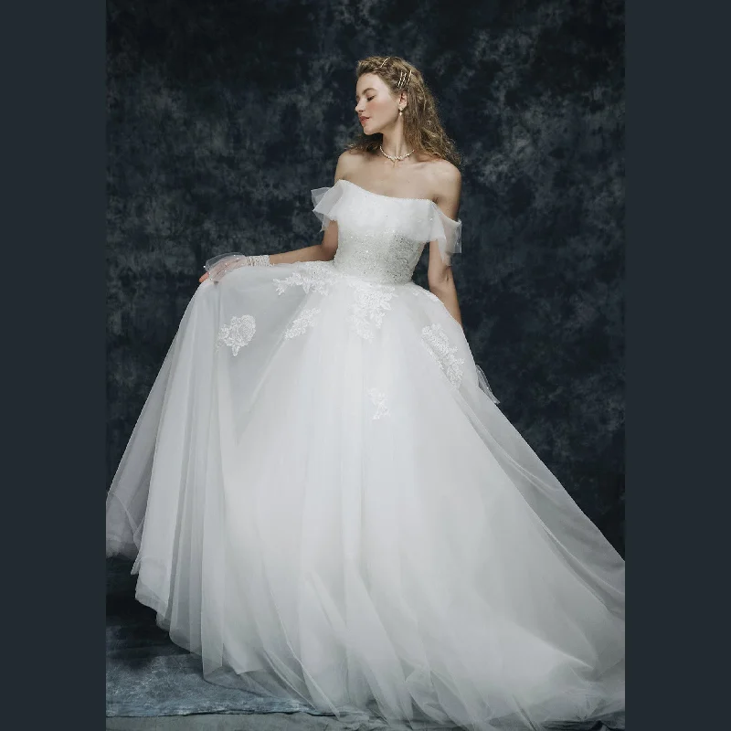 Off the Shoulder Tulle Wedding Dress with Straight Neckline