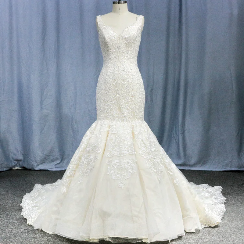 Trumpet V-neck Lace Applique with Beading Wedding Dress